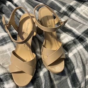 Hey so I’m selling these heels and they are size 8 in women’s they only $30